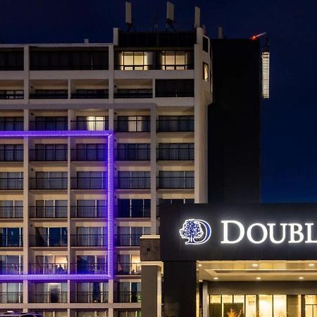 Hotel Doubletree By Hilton Calgary North Exterior foto