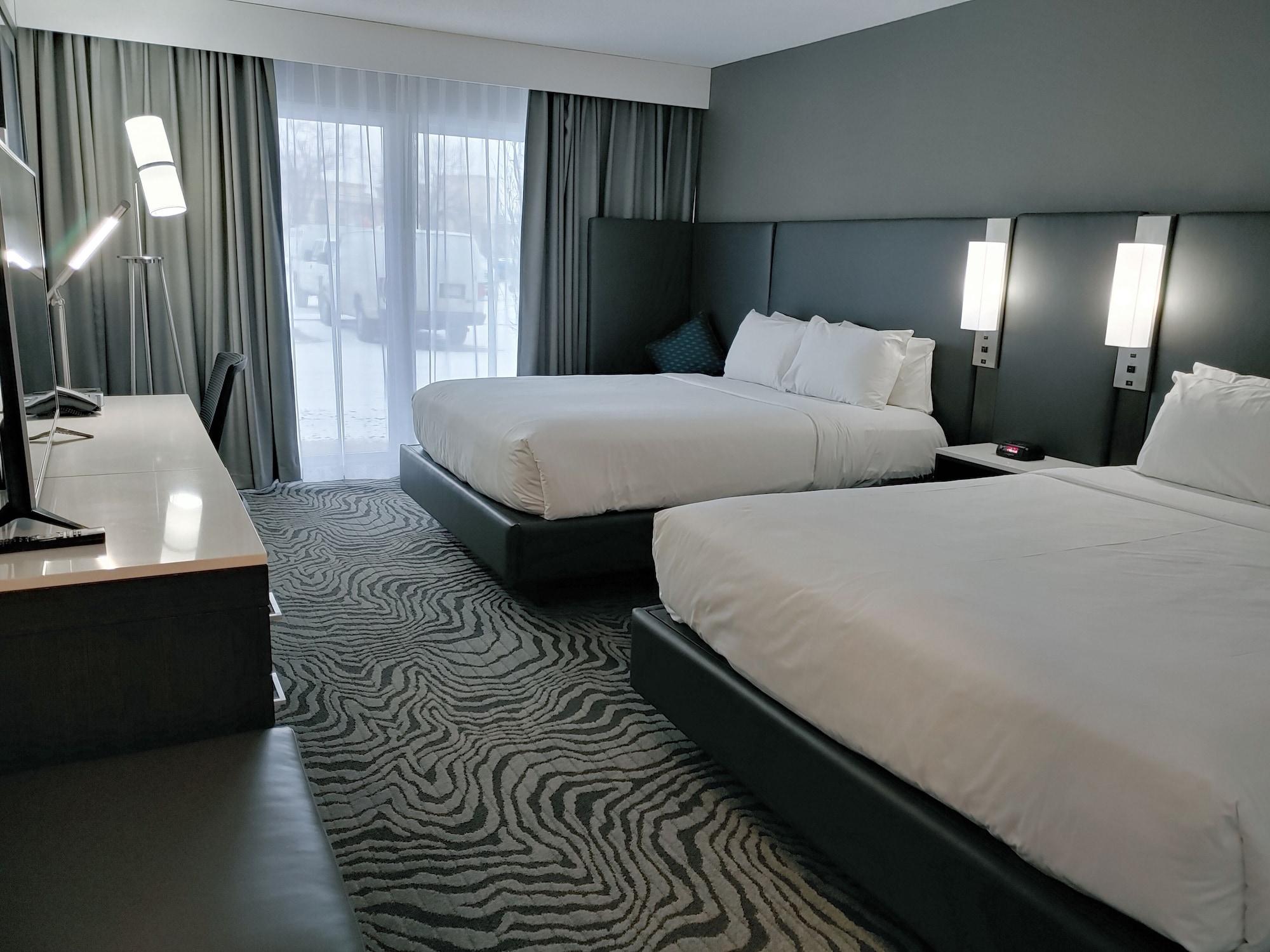Hotel Doubletree By Hilton Calgary North Exterior foto
