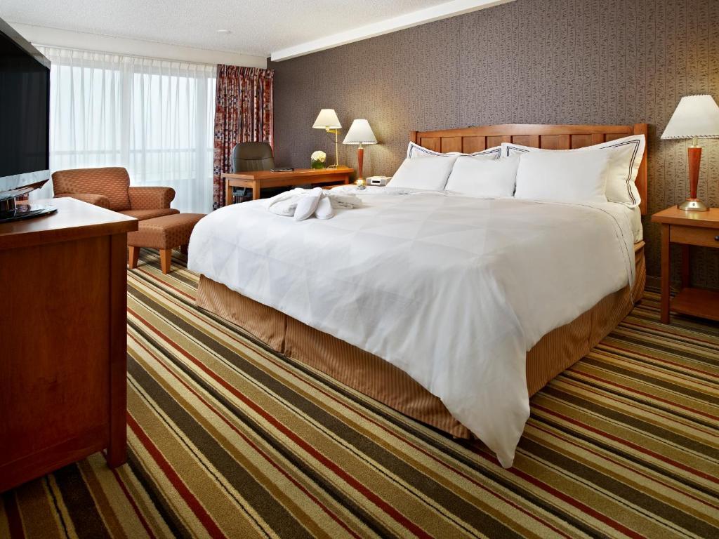 Hotel Doubletree By Hilton Calgary North Exterior foto
