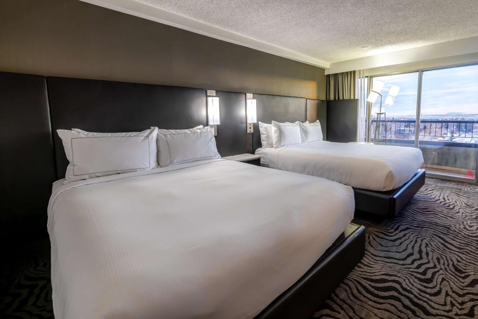 Hotel Doubletree By Hilton Calgary North Exterior foto