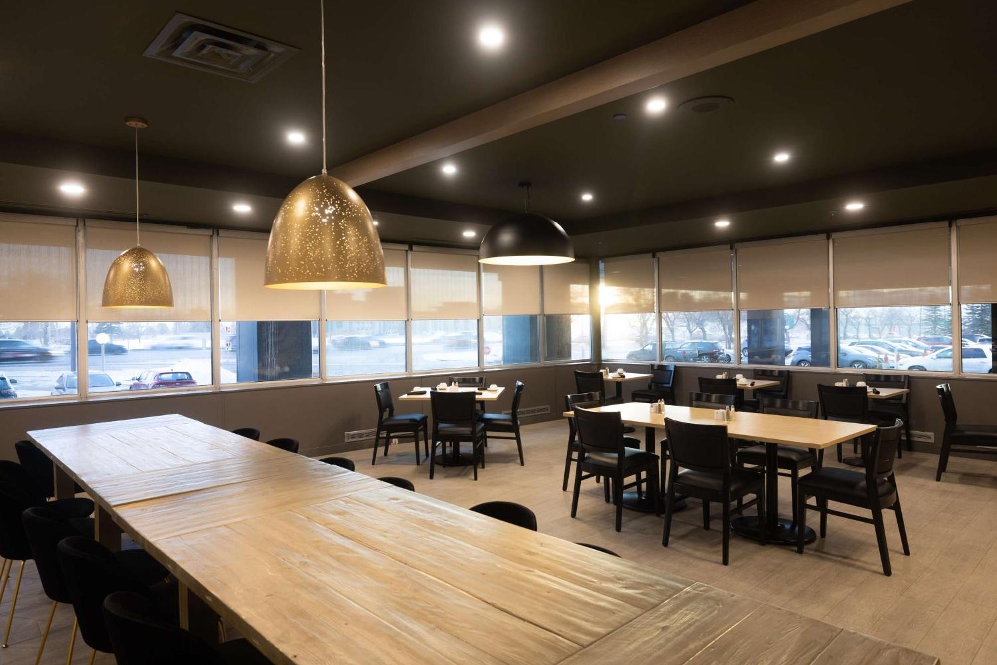 Hotel Doubletree By Hilton Calgary North Exterior foto